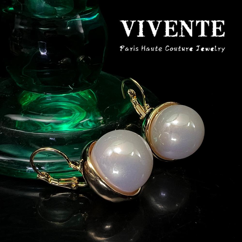 18K High-Luster Pearl Ear Cuffs: Elegant & Versatile Light Luxury Earrings