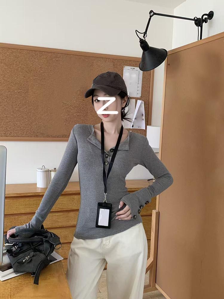 Spicy Girl Design V-Neck Button-Up Long-Sleeve Henley Top - Waist-Cinched, Slimming for Autumn/Winter