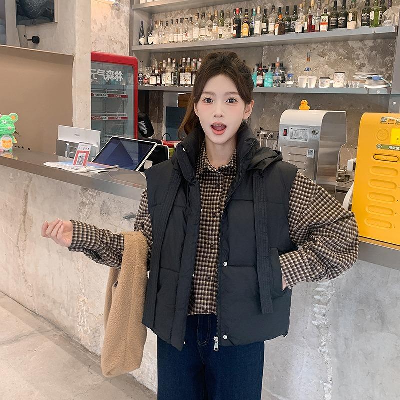 Autumn and Winter New Cotton Vest Women's Style Short Hooded Thickened Sleeveless Cotton Vest Vest Vest Jacket Trendy
