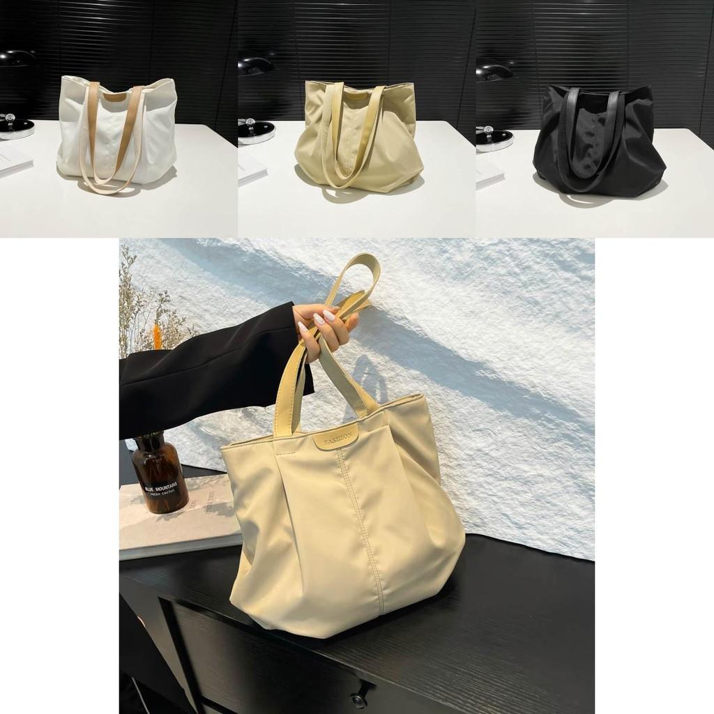 Chic And Spacious Canvas Tote Bag For Women Perfect For Casual Travel And Daily Use