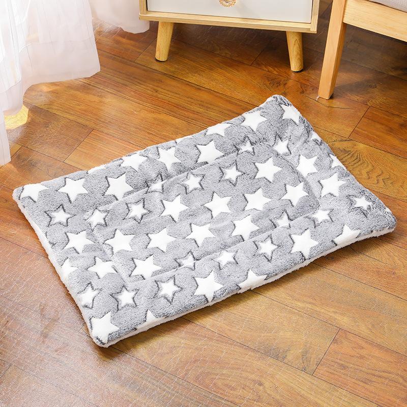 Flannel Pet Sleeping Mat Dog Bed Cat Litter Puppy Bed Dog Sofa Lovely Mattress Cushion for Small Large Dog Blanket Pet Supplies