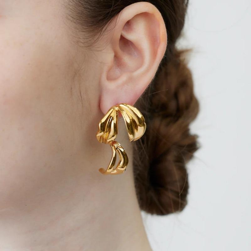 Retro French Irregular Hollow Lip Earrings S925 Silver Needle Stud Earrings Simple And Fashionable Personalized Design Earrings