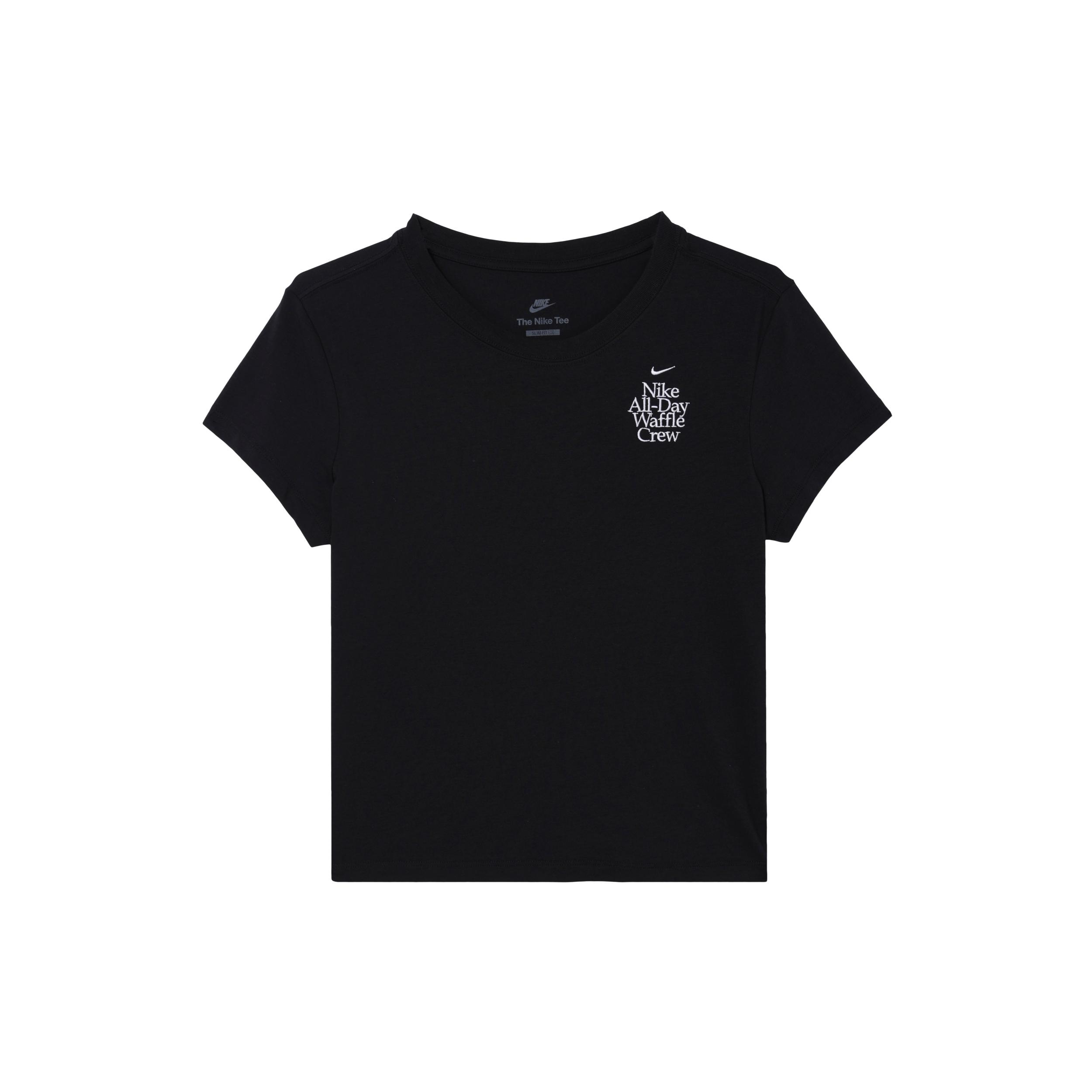 

New Nike Sportswear Women s Letter Strawberry Print Crewneck T-Shirt Black HQ1196-010 S