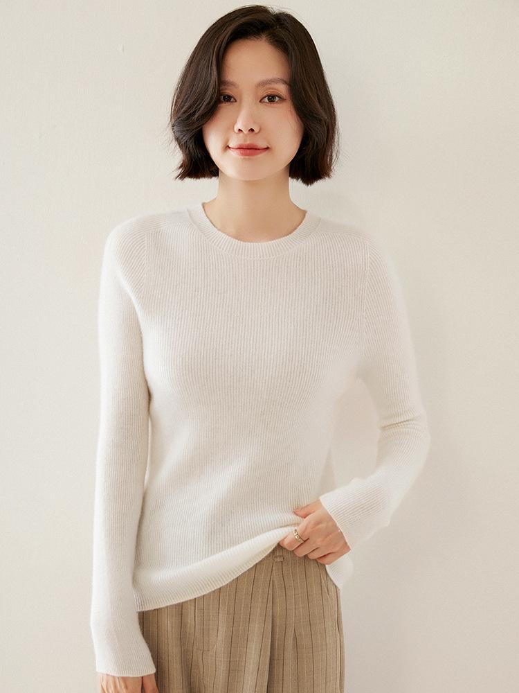 Women's Soft Wool Knit Pullover - Slim Fit Base Layer for Autumn/Winter.
