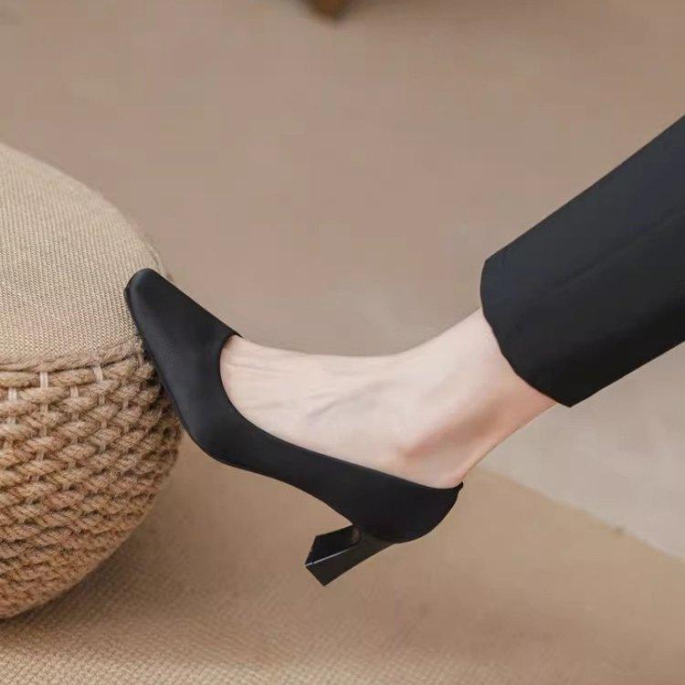 French niche design temperament celebrity high heels autumn new thick heel nude satin commuter shoes
