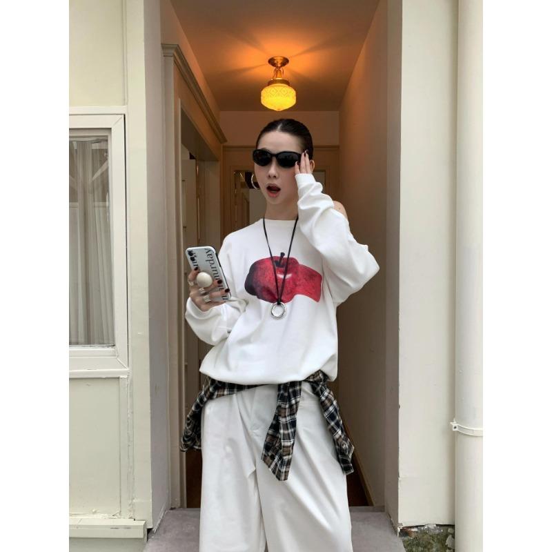 

Повседневный свободный свитшот с принтом яблок и открытыми плечами для женщин, новый топ с круглым вырезом для осени и зимы XXL белый