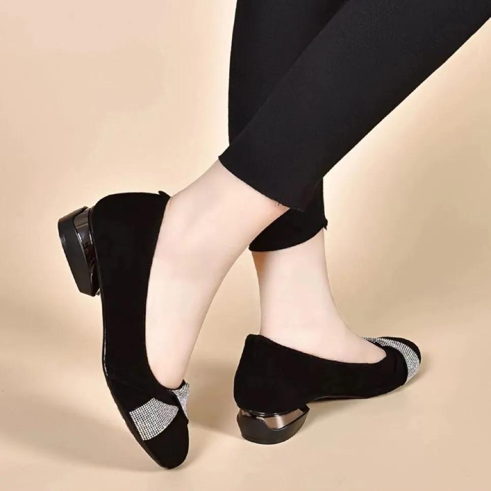 WTEMPO Schwarze Slipper in großer Größe mit spitzer Zehenpartie, lässig, vielseitig, mitteldicker Absatz, rutschfeste Arbeitspumps für Damen