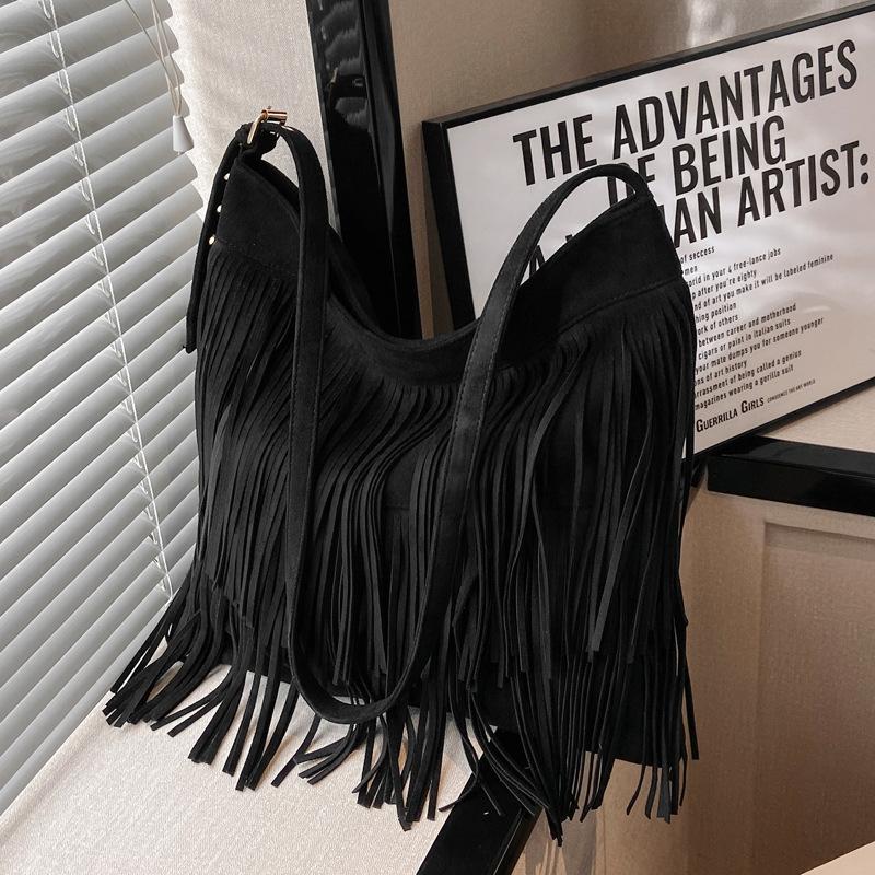 

Fashi Fringed Women Shoulder Bag Suede PU Leather Tassel Crossbody Bag High Capacity Female Travel Purse Bags for Women чёрный
