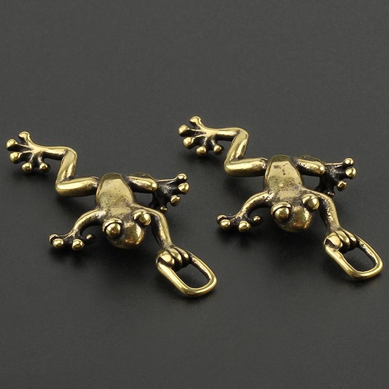 1pcs Mini Brass Climbing Frog Statue DIY Keychain Vintage Gift Paracord Bead Accessories