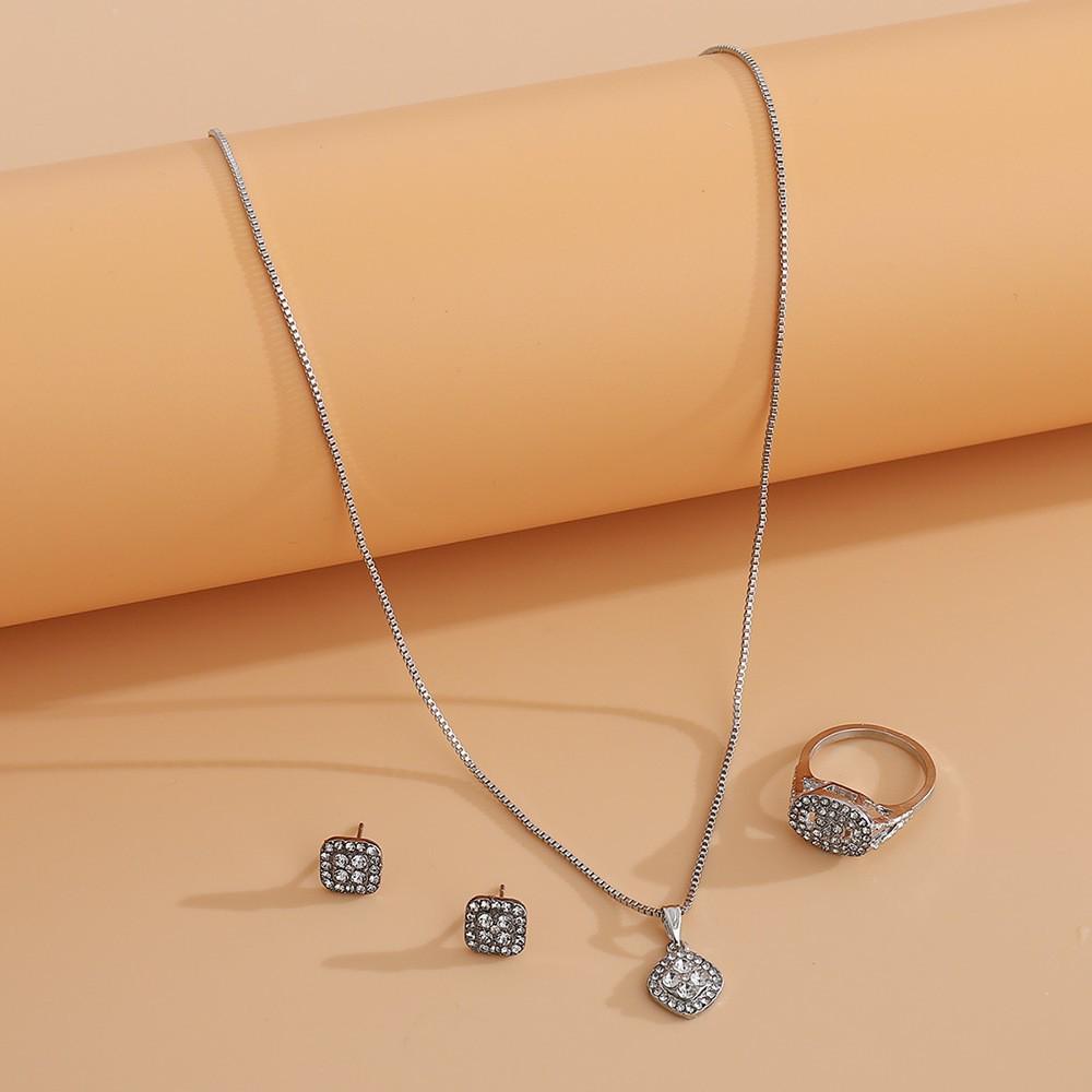 European & American 8 Hearts & Arrows Engagement Ring, Stud Earrings & Necklace Set