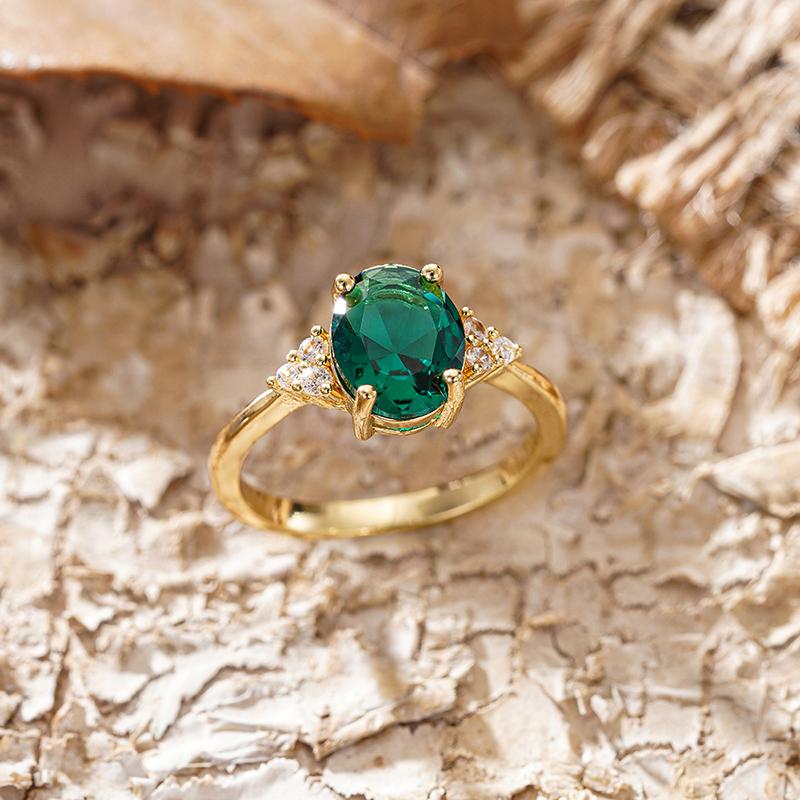Huitan Fancy Gold Color Ring for Women Luxury Party Fashion Accessories Simple Style Inlaid Bright Green CZ Jewelry for Wedding