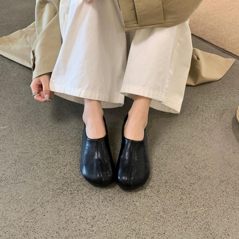 Shallow mouth round head single shoes pig's trotters summer new French soft surface soft sole versatile skirt flat bottom women's shoes