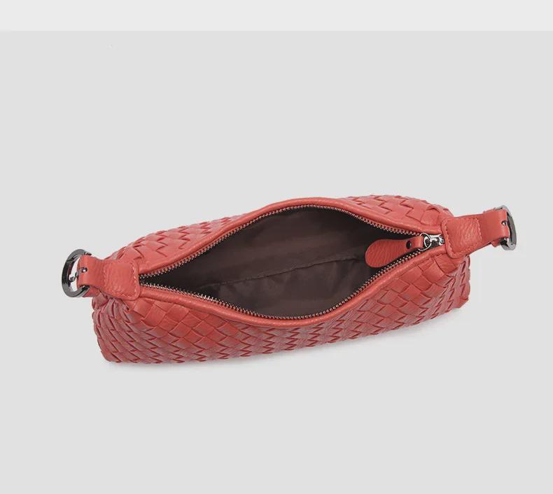 2025 Korean Style Versatile Hand-Woven Shoulder Bag 