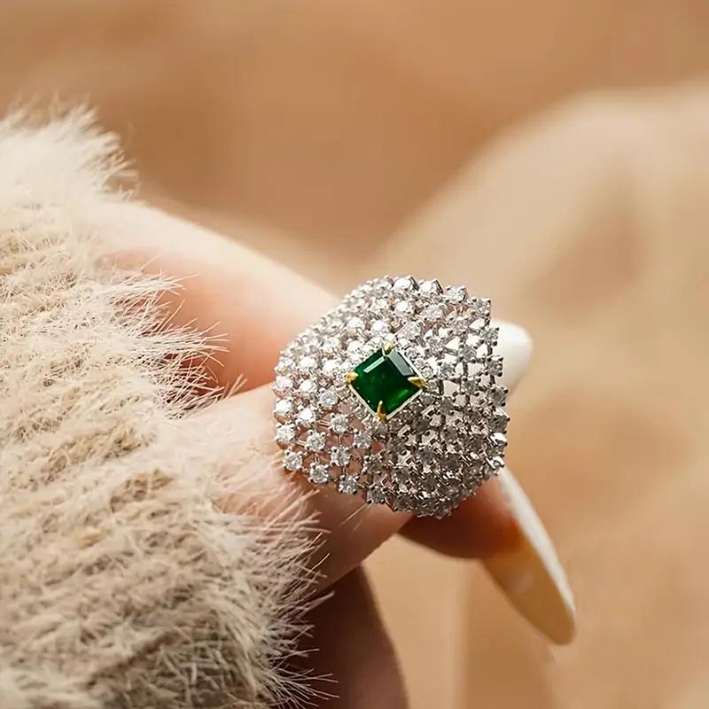 Anello da Donna Huitan Scintillante Intarsiato con Zirconia Cubica Verde Design Vuoto Moda Matrimonio Elegante Accessori da Donna Gioiello Regalo
