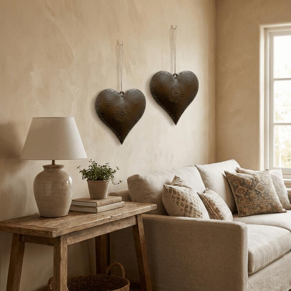 2PCS Vintage Metal Heart Pendant Iron Wall Decor Durable Heart Shaped Ornament  Outdoor