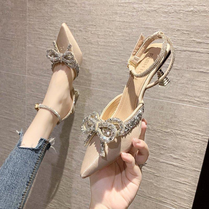 2026 Neue Damen-Kristallsandalen Klassische Fee Schleife Hohe Absätze Sommer Neu Wasserdiamant Feiner Absatz Brautjungfer Hochzeits schuhe