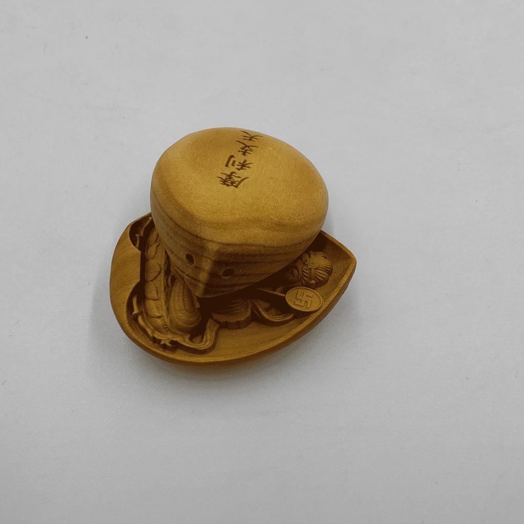 Wooden miniature Buddha statue Pocket Buddha Guardian deity Information Made of boxwood [Seated Marishiten] 3.8cm