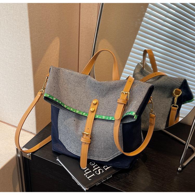 

Casual contrasting color splicing portable shoulder bag women s spring and summer new versatile messenger tote bag серый