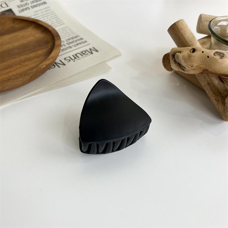 1Pcs Korean Coffee Beige Large Hair Claw Acrylic Hairpin Geometry Barrette Crab Hair Clips Headwear Womens Girl Hair Accessories