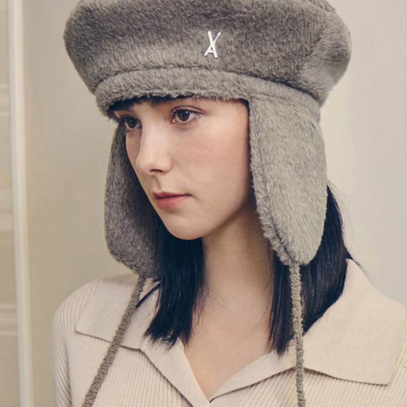 

VARZAR VA Берет из шерсти с мушками и шипами Бежевый FREE