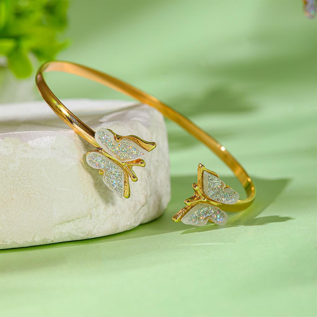 Women Versatile Butterfly 4 Piece Jewelry Set With Earrings Bracelet Necklace And Pendant Fashion Accessories Gift