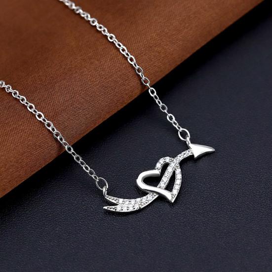 Choker Necklace Alloy Heart-Shaped Pendant Necklace with Sparkling Rhinestones Adjustable Gift Length Necklace Jewelry