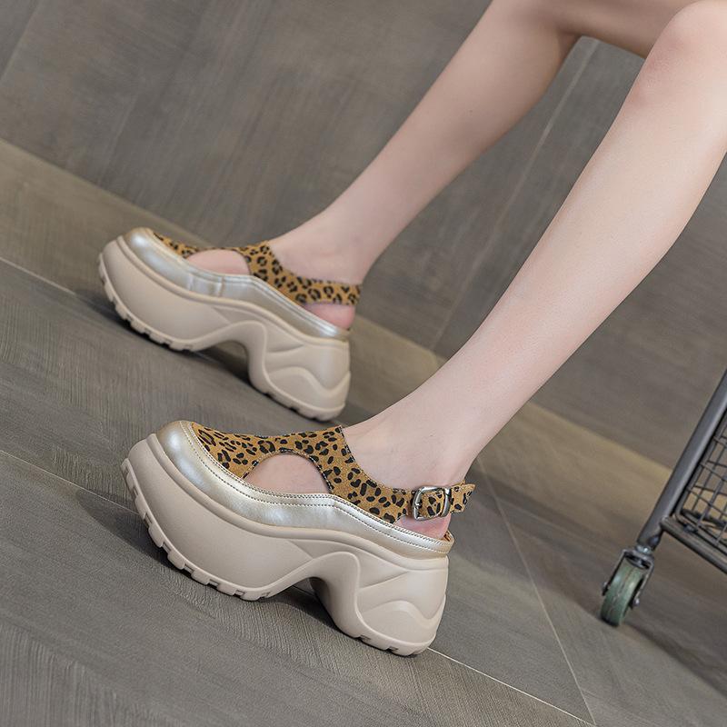 Small Thick-soled Bag Head Roman Sandals Women's 2025 Summer New Internet Celebrity Explosive Version Casual Fashion Versatile Women's Sandals