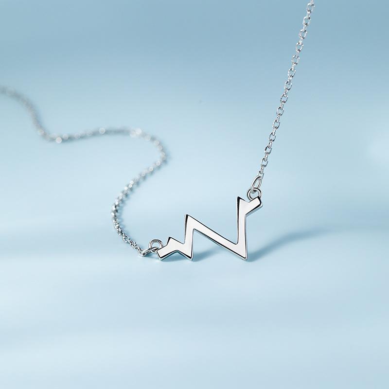 

Сердцебиение года женское ожерелье простой и свежий студенческий нишевый дизайн ключичная цепочка