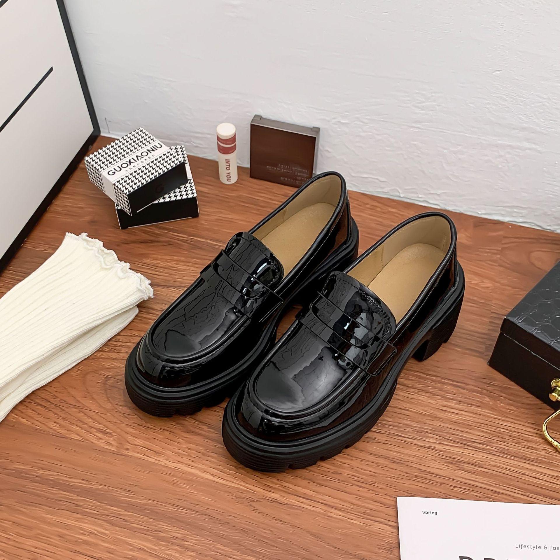 

Весенний фестиваль 2025 года, новые лоферы на платформе для женщин, одежда высокого класса, небольшое увеличение высоты, униформальные маленькие кожаные туфли для женщин 40 чёрный