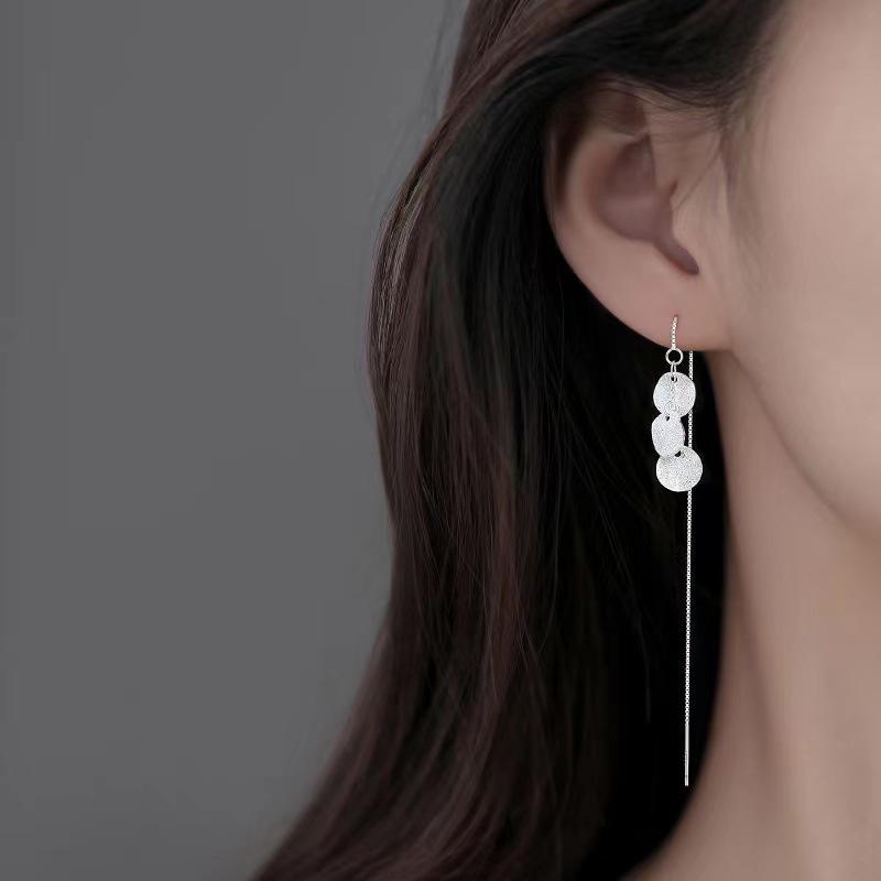 

2023 Trendy Women s Round Disc Stud Earrings: 925 Sterling Silver Needle with High-End Elegance