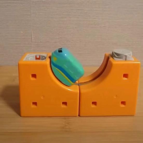 1 Set Magnetic Track Train Toy Kit Kids DIY Rail Building Gravity-Defying Electric Train Toy