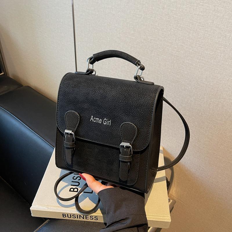 

Niche design fashion backpack women s new retro versatile messenger bag college style small backpack чёрный