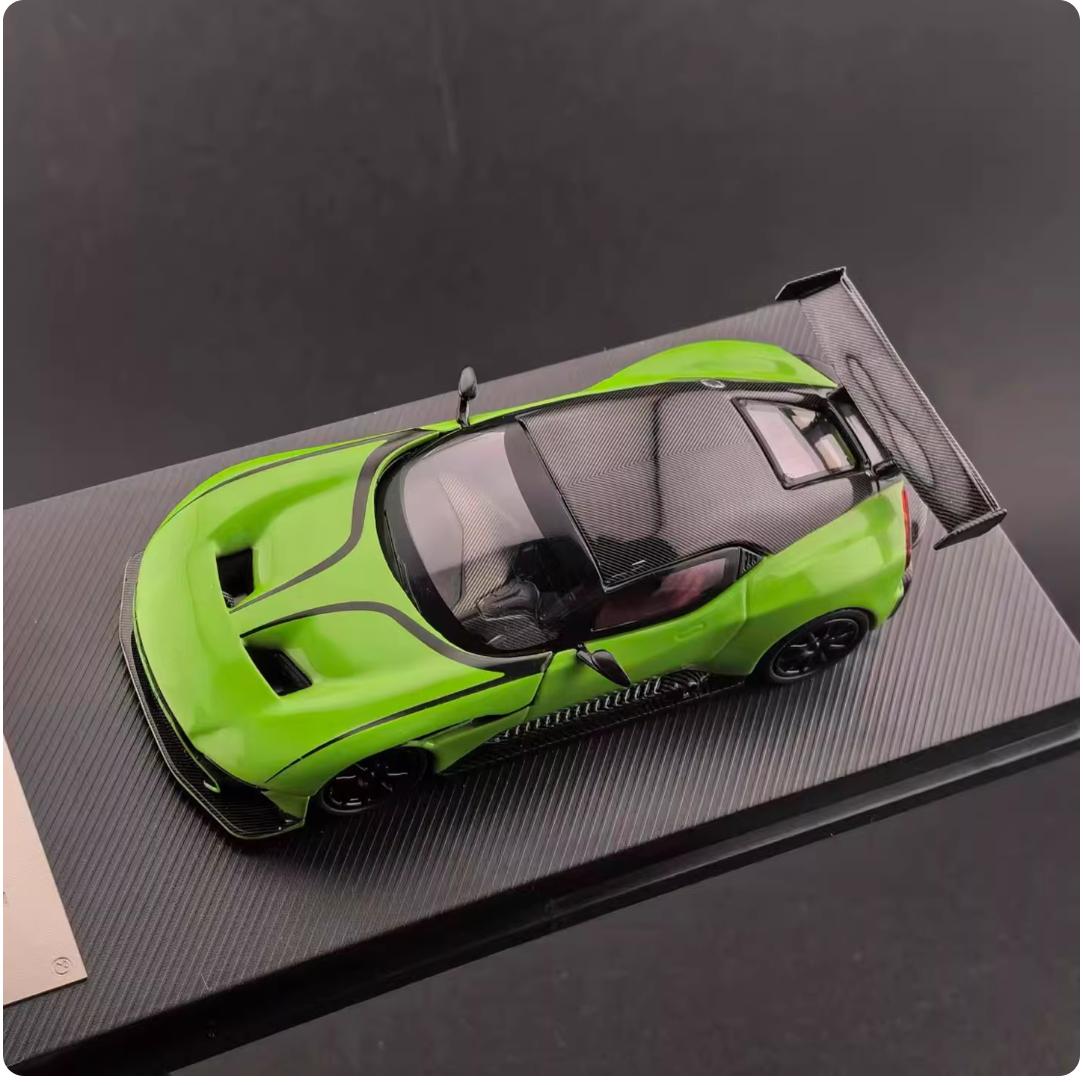 

Fine Works latest hot-selling high-end 1:64 Vulcan Fire God One77 opening-top alloy car model зелёный
