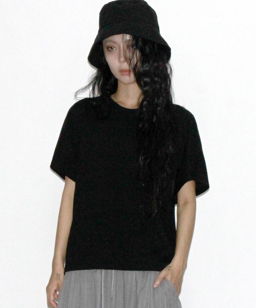 Deumakeu Standard Fit Solid French T-Shirt Black