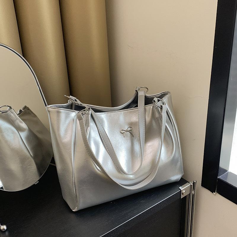 

Вместительная однотонная сумка для поездок на работу, женская, 2025 новинка, свадебная сумка, сумка для невесты на свадьбу, ощущение, на плечо, сумка-тоут серебряный