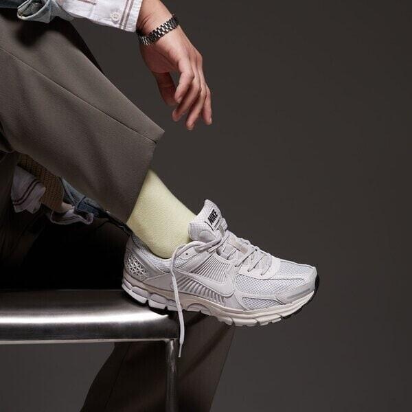 Nike Vomero Zoom 5 Sneakers Spacious Grey/transparent Grey/black/sail