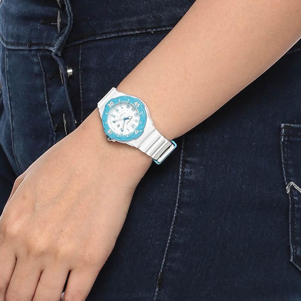 Casio Women's YOUTH White Watch LRW-200H-2B LRW-200H-2B