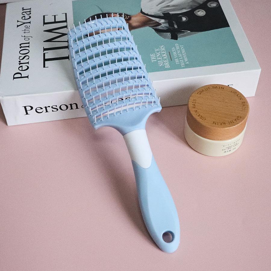 New Women's Plastic Rib Comb for Fluffy Styling & Scalp Massage - Large Curved Design for Long Hair