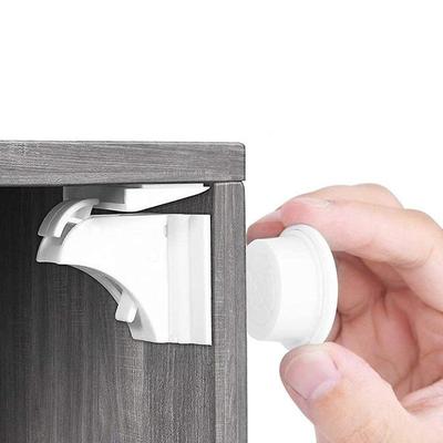 Bebek Güvenliği – Dolap Kilitleri ve Kayışları