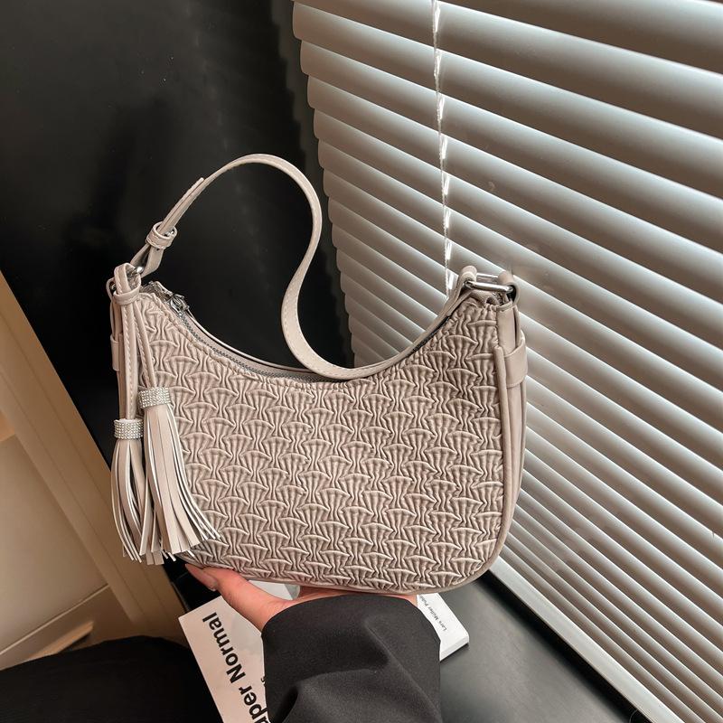 

Spring New Fashionable Shell Retro Law Stick Underarm Bag Simple Art Single Shoulder Handheld Cross Shoulder Women s Bag