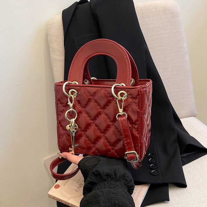 Premium sense of foreign style small bag women 2025 new shoulder messenger bag fashion embroidery thread versatile portable Princess Diana bag