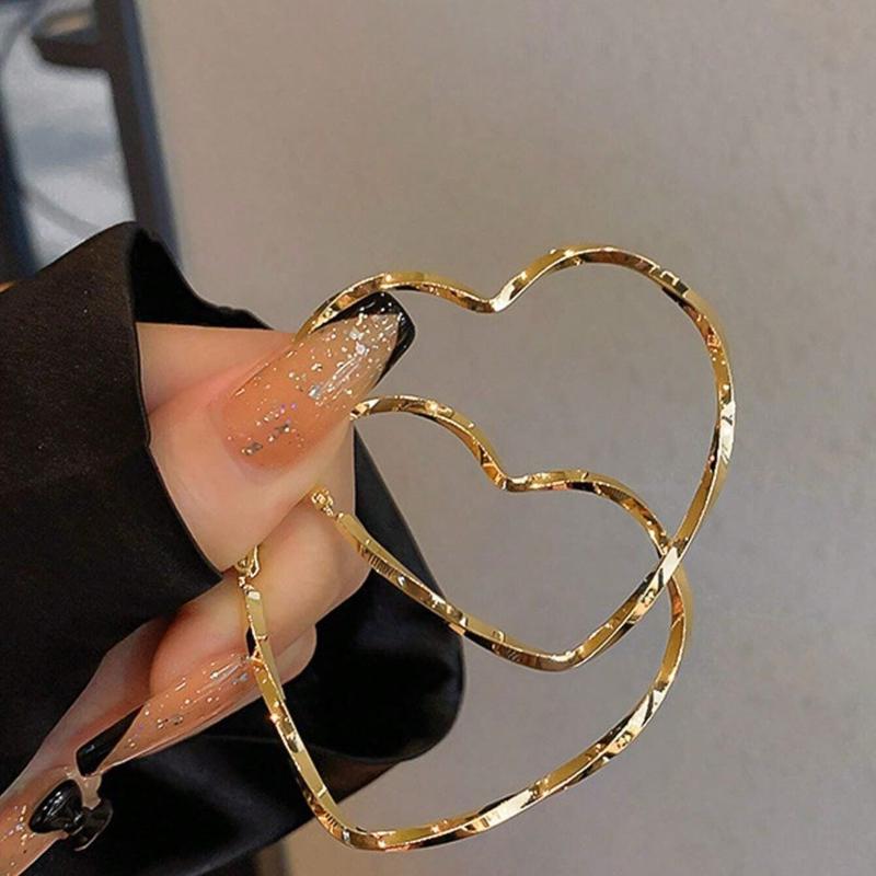1 Pair Elegant Minimalist Heart Shaped Gold Color Pendant Earrings, Fashionable Statement Jewelry Halloween Valentine's Day Valentines