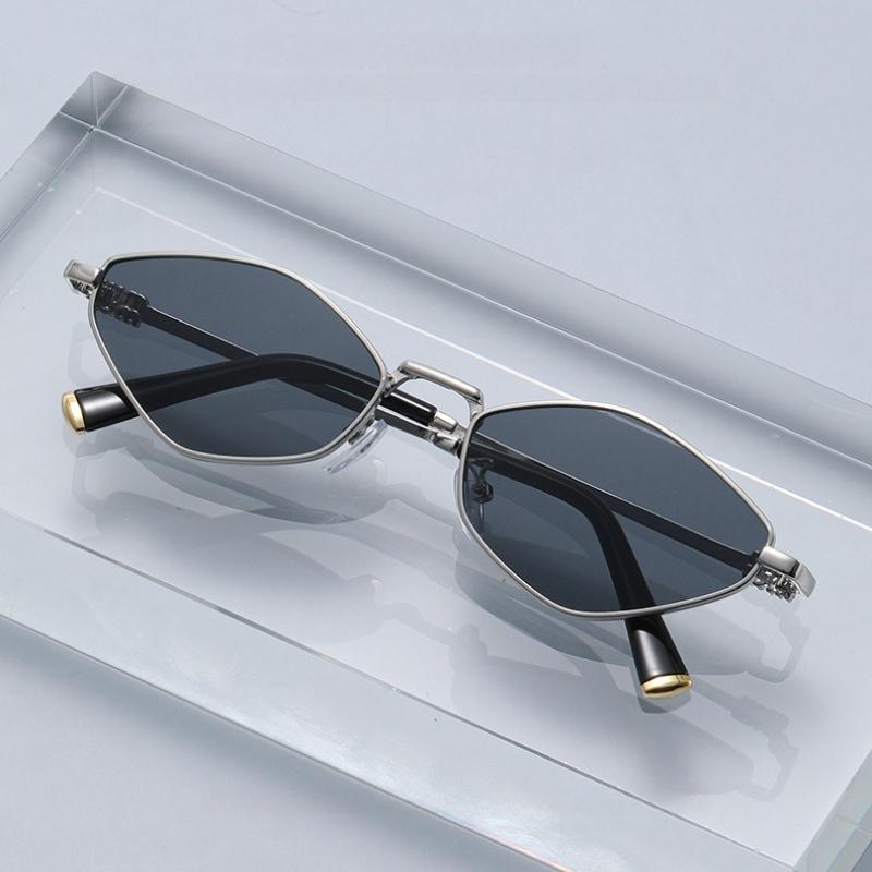 Women's Metal Full Frame Personalized Polygonal Sunglasses Luxury UV Resistant Glasses Street Photography Walk The Show