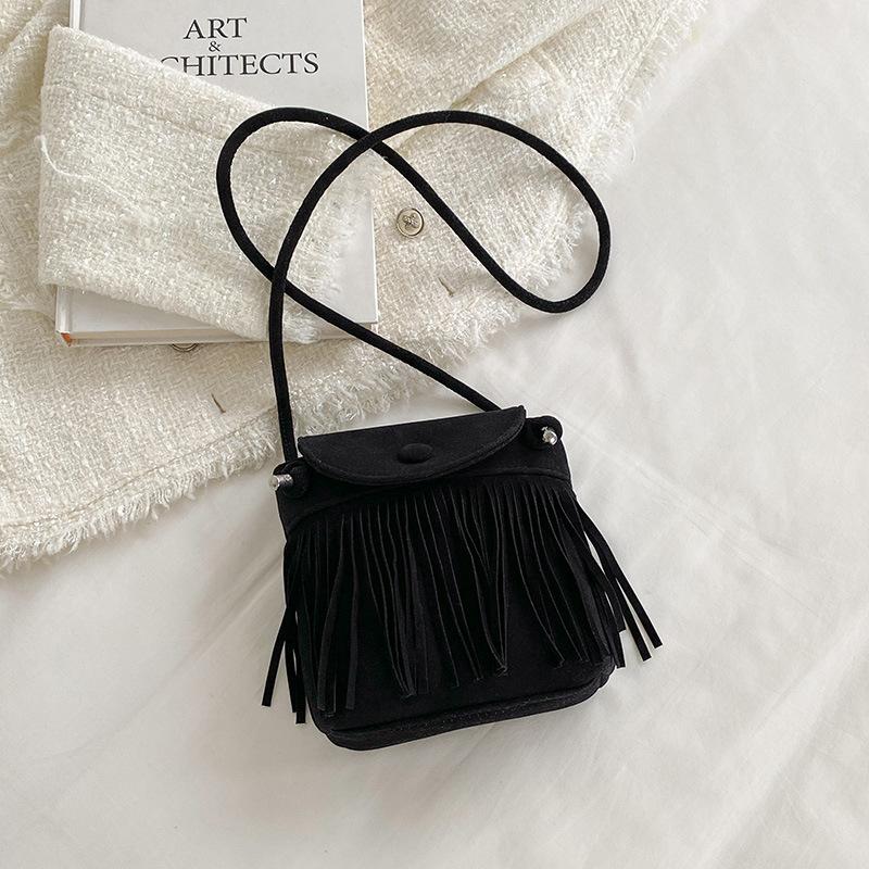 

Simple autumn and winter suede trendy fringed retro large-capacity casual messenger shoulder small square women s bag