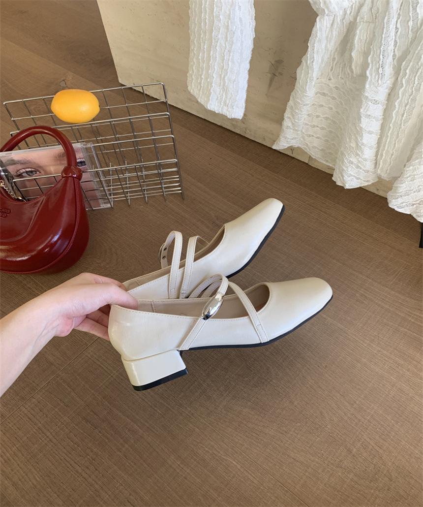 

Square head shallow mouth inner height increase silver single shoes women s spring and autumn new French retro evening breeze fairy Mary Jane shoes 39