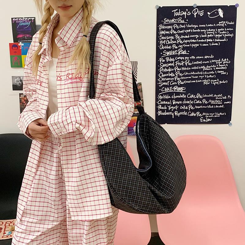 Bag diagonal cross women's casual shoulder plaid retro 2025 dumpling bag commuting light and large capacity literary bag women
