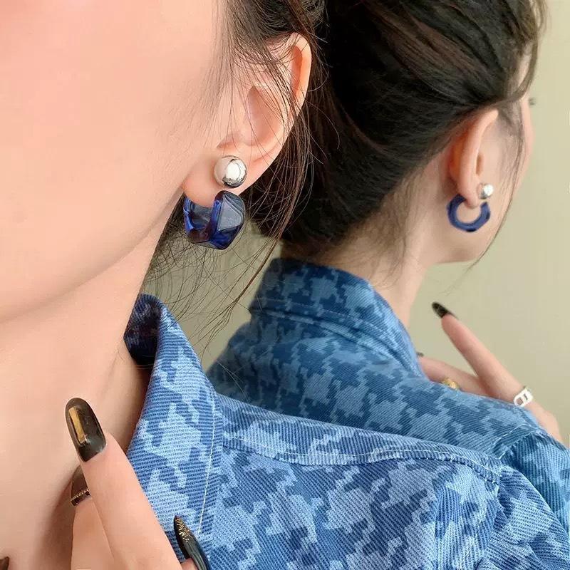Simple C-shaped earrings, stud earrings, trendy, sweet and cool, exquisite, personalized design earrings, earrings.