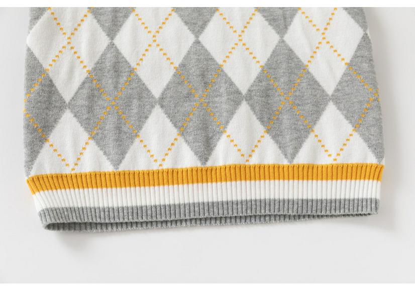 Tengyun Boys' Argyle Cartoon Knit Vest - Double Layer Cotton Yarn, School Style
