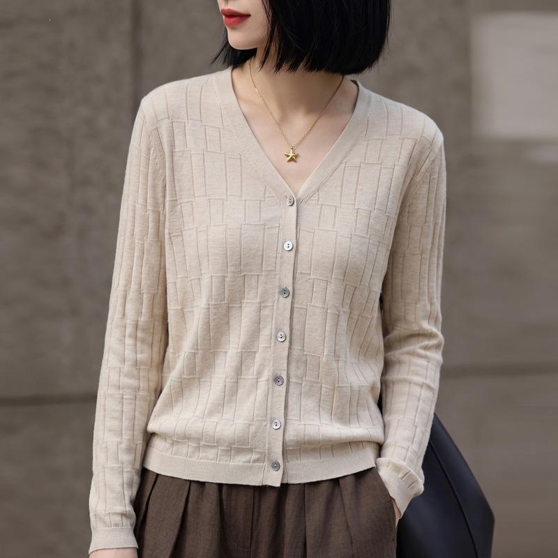 Spring/Autumn Korean V-neck Bamboo Texture Cardigan: Women's Long Sleeve Versatile Jacket
