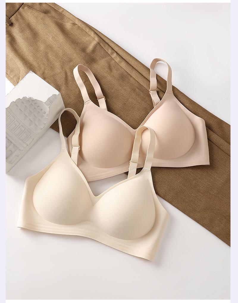 Lingerie for Small Chests: Lift & Support Wireless Bra with Anti-Sagging, Underarm Fat Collection, and Large Cup Illusion.